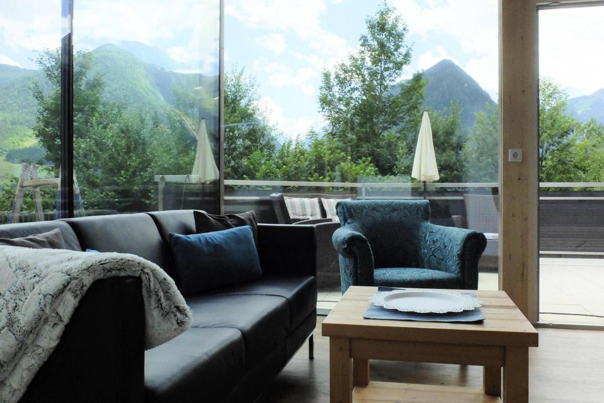 Apartment In Neukirchen With A Balcony Neukirchen am Grossvenediger Luaran gambar