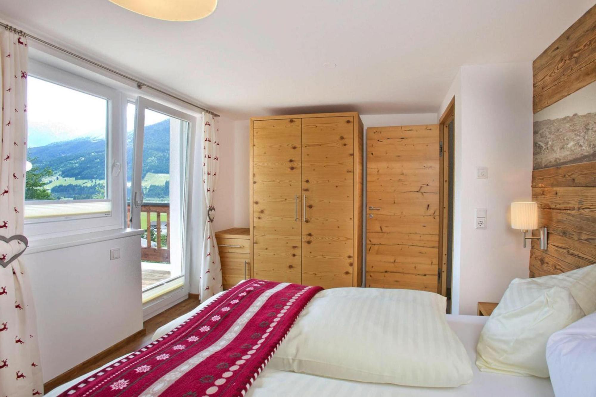 Apartment In Neukirchen With A Balcony Neukirchen am Grossvenediger Luaran gambar
