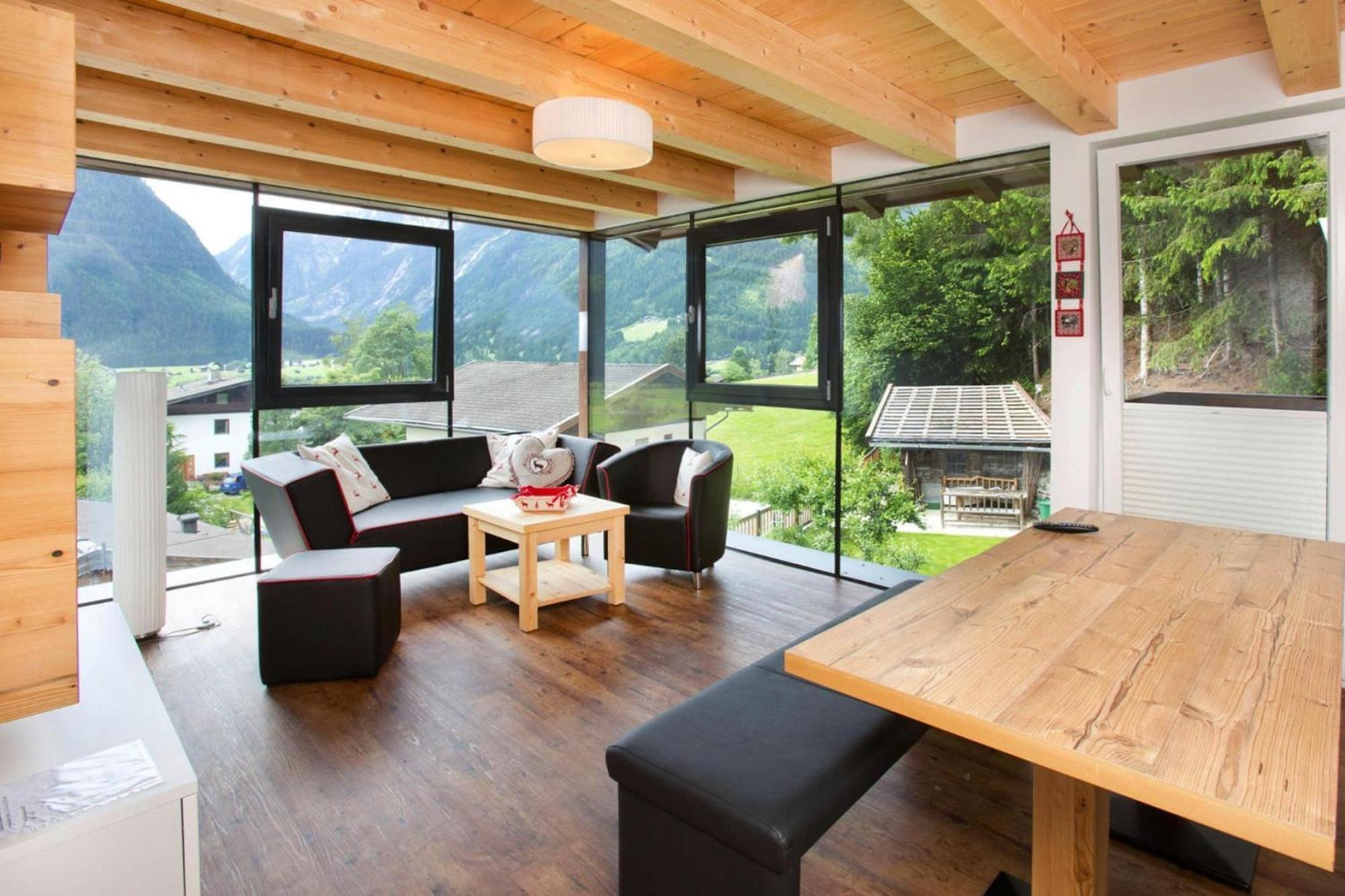 Apartment In Neukirchen With A Balcony Neukirchen am Grossvenediger Luaran gambar
