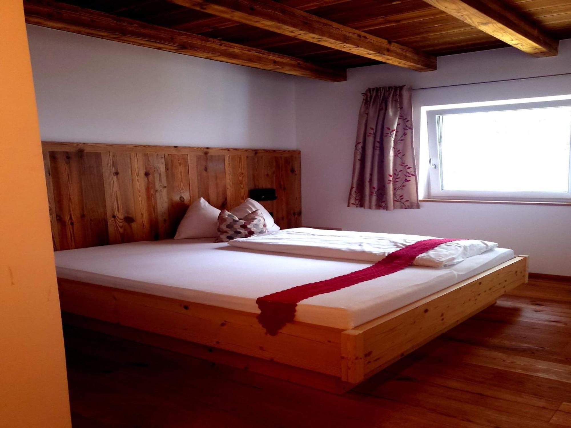 Apartment In Neukirchen With A Balcony Neukirchen am Grossvenediger Luaran gambar